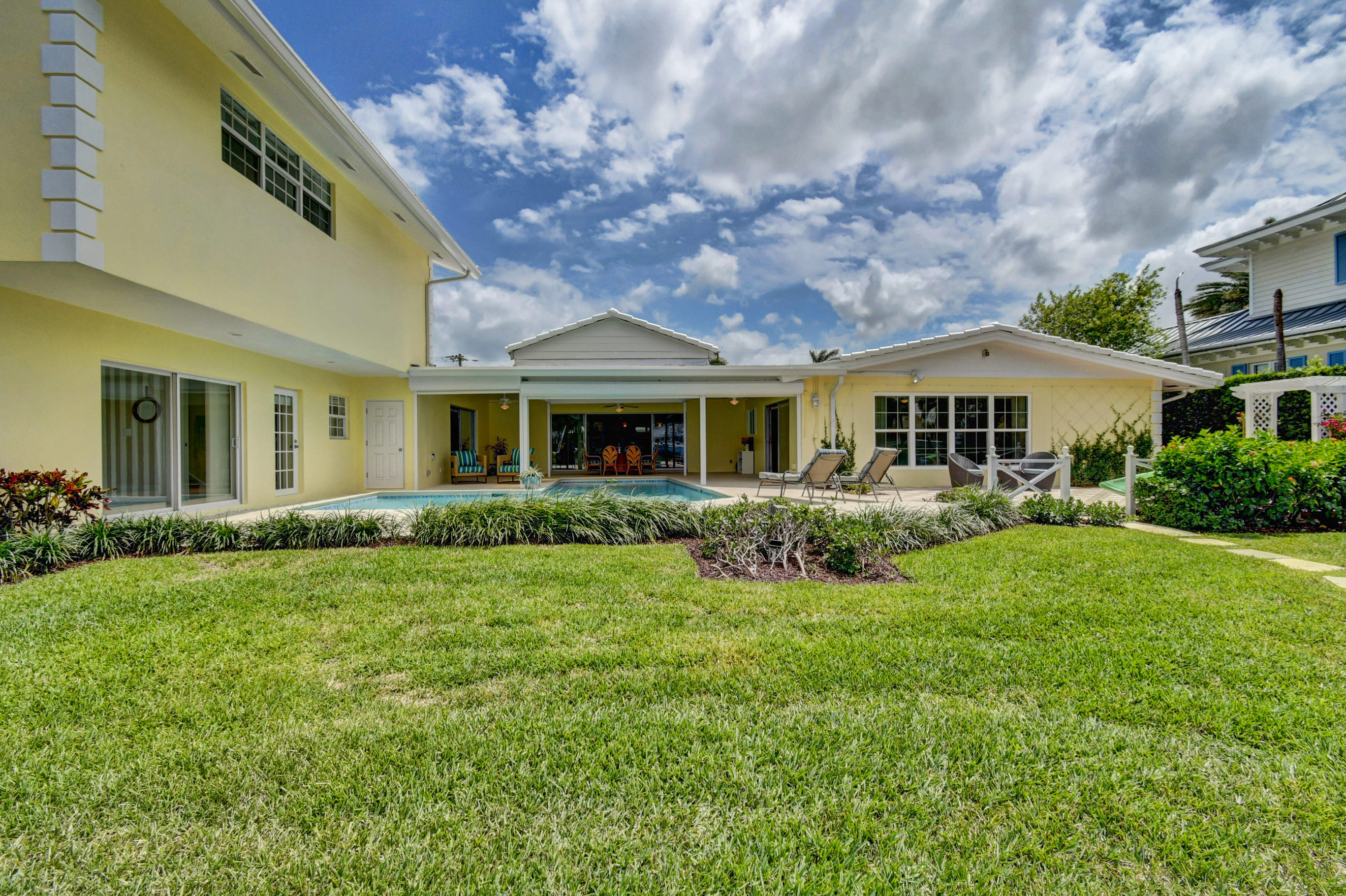 1117 Beach Drive
