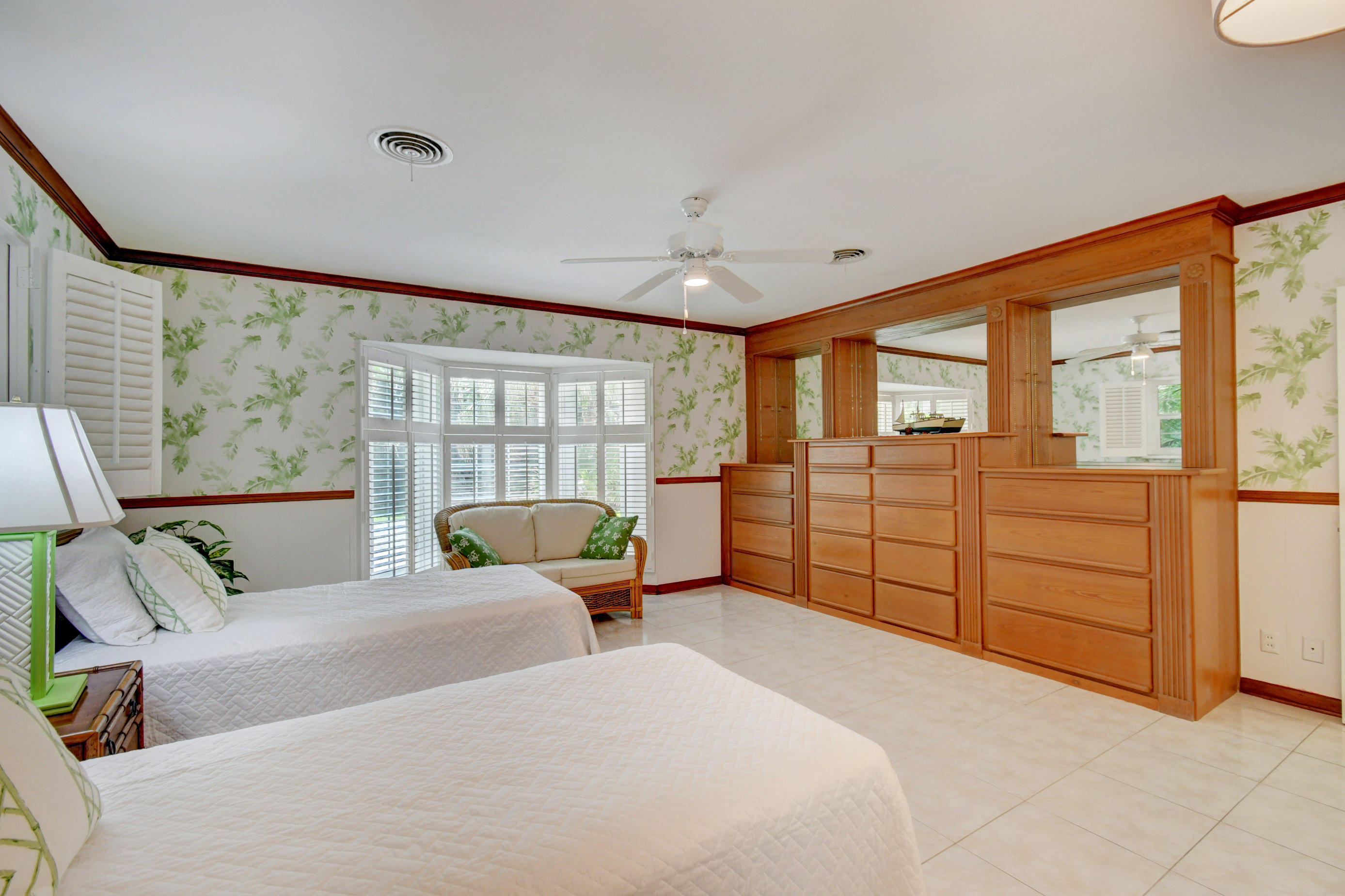 1117 Beach Drive
