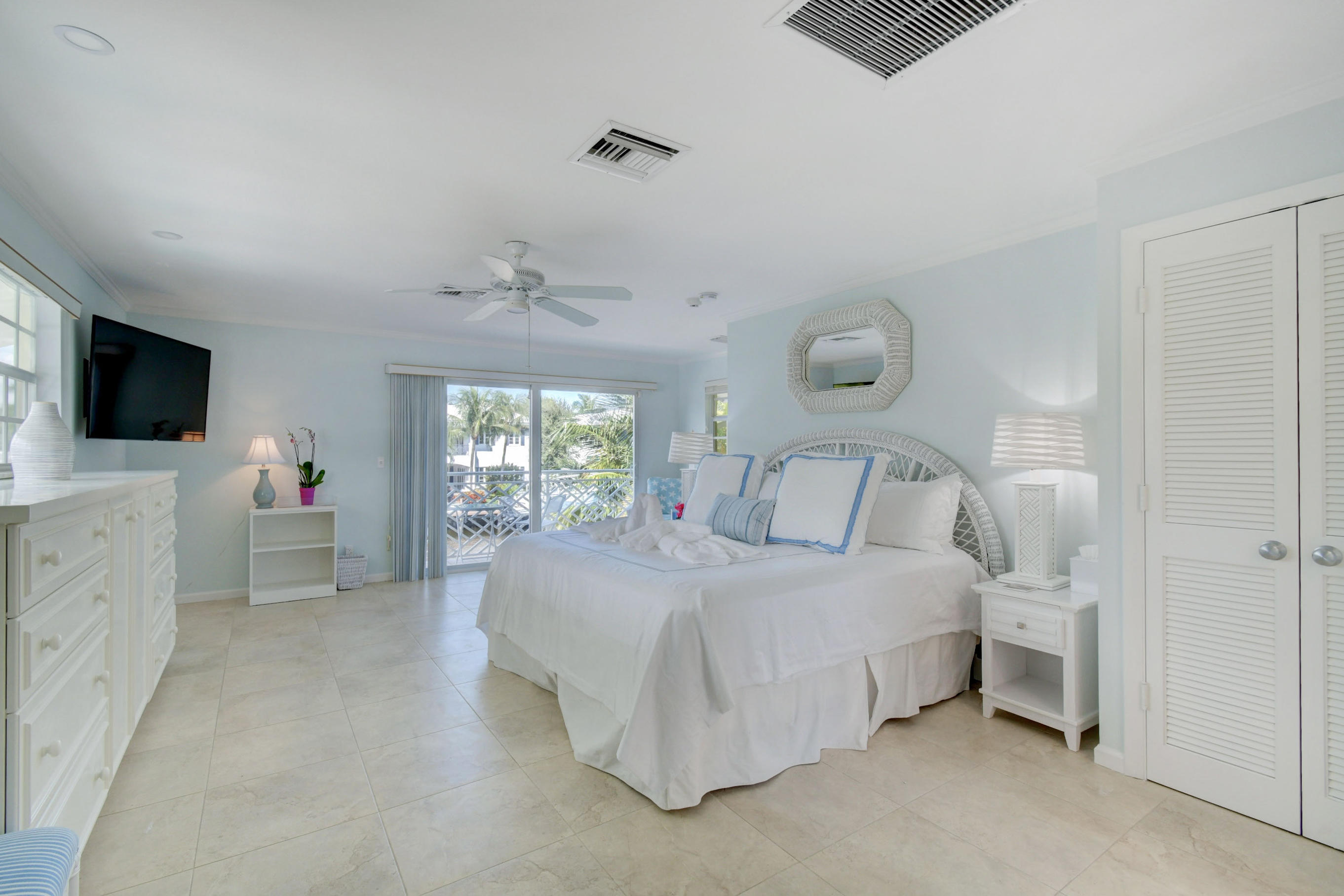 1117 Beach Drive