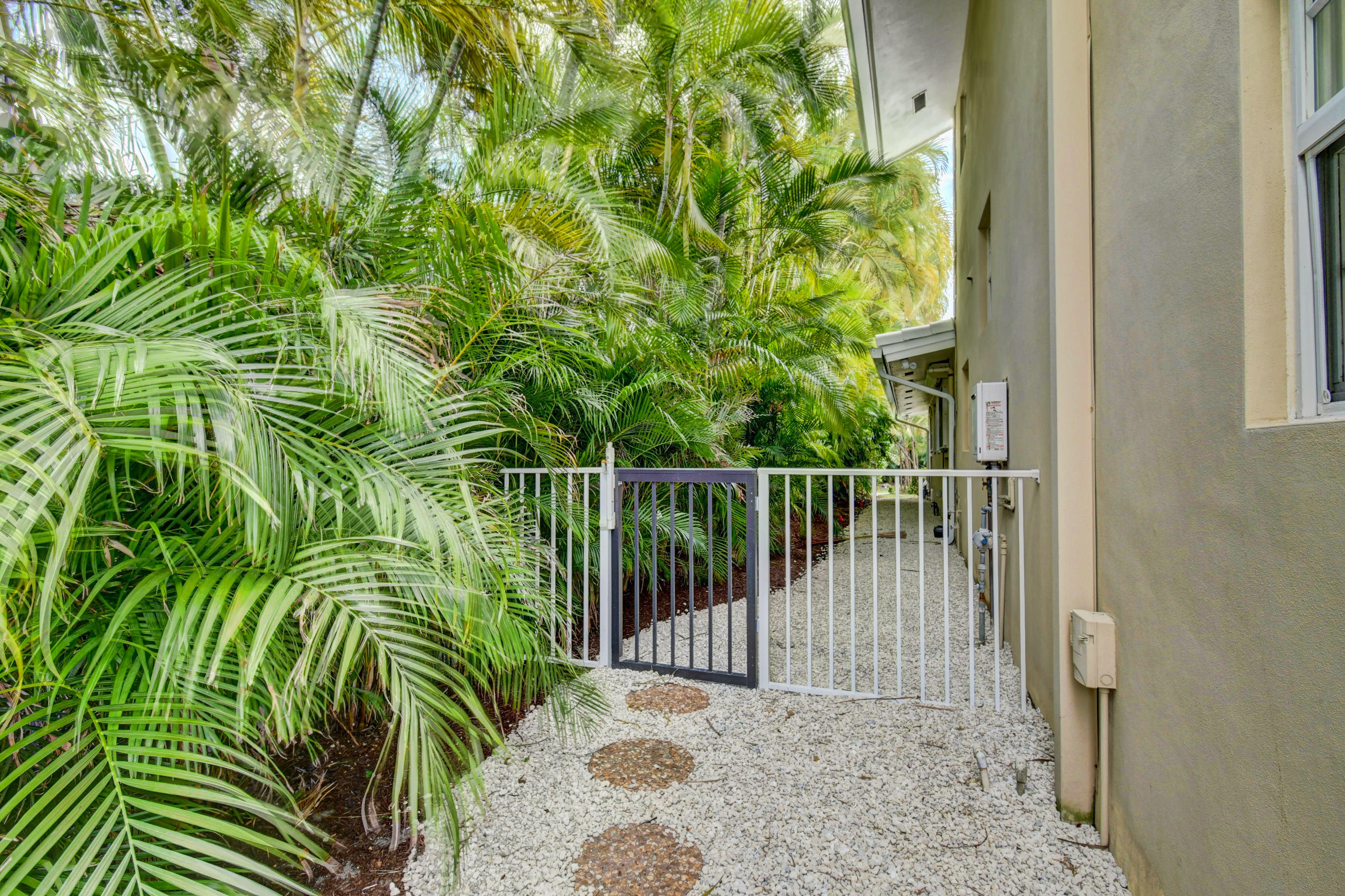1117 Beach Drive