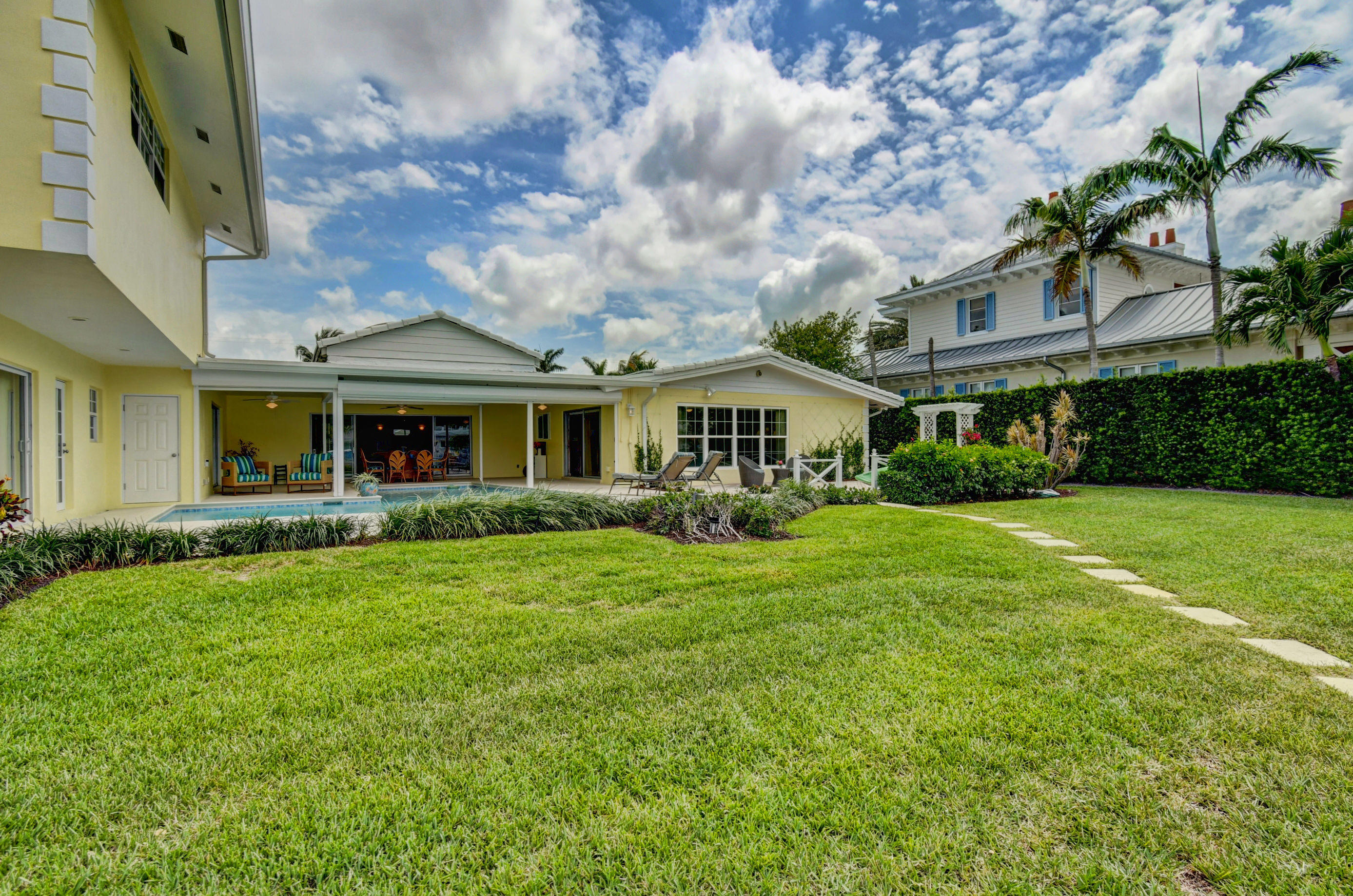 1117 Beach Drive