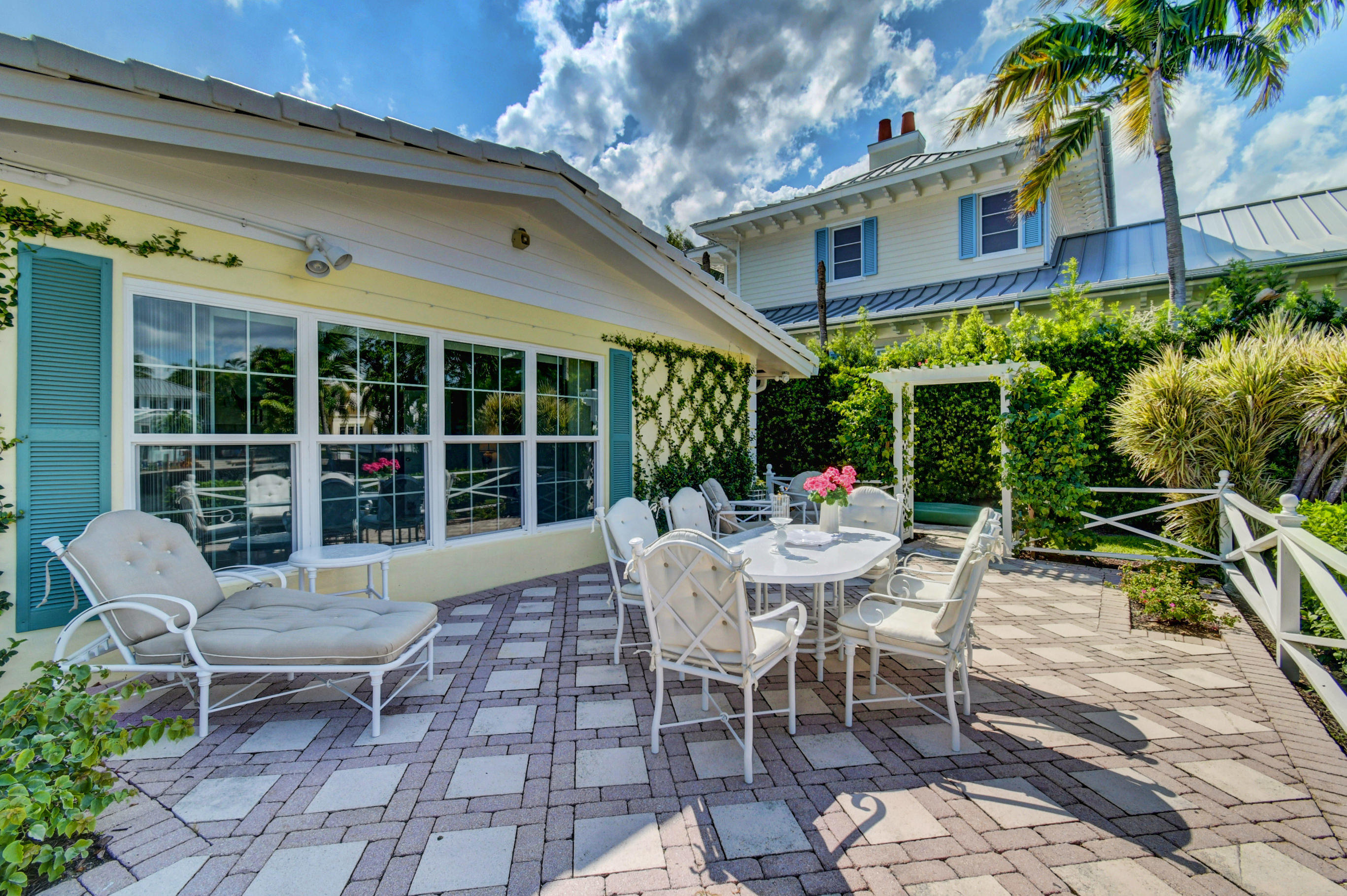 1117 Beach Drive