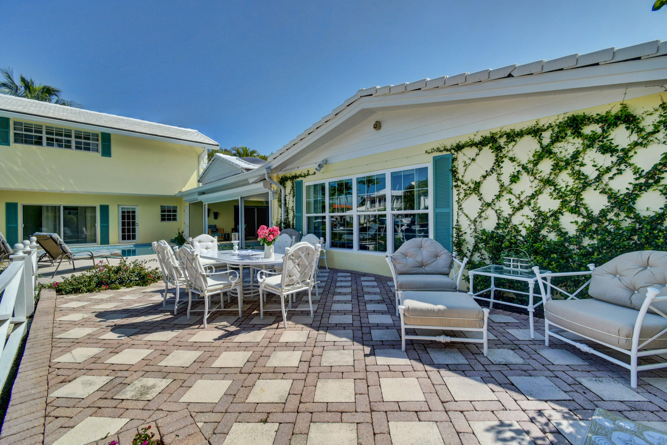 1117 Beach Drive