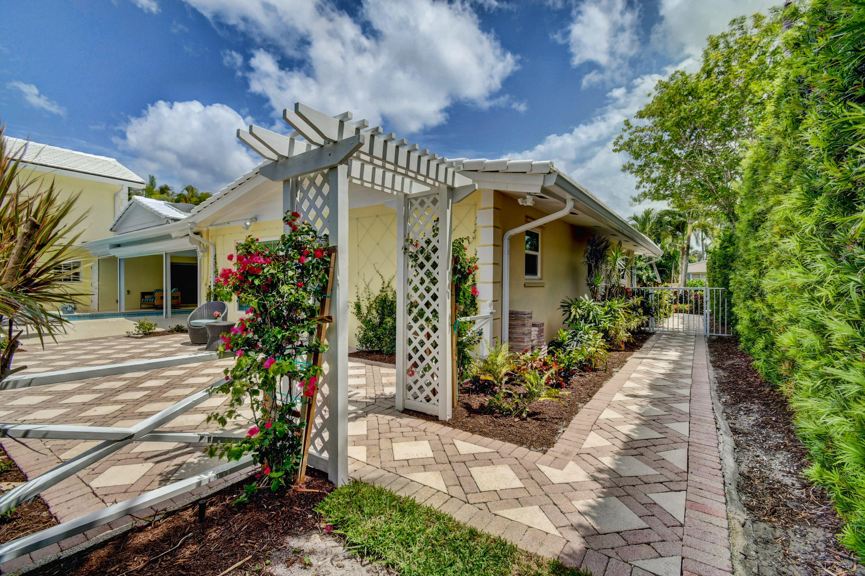 1117 Beach Drive