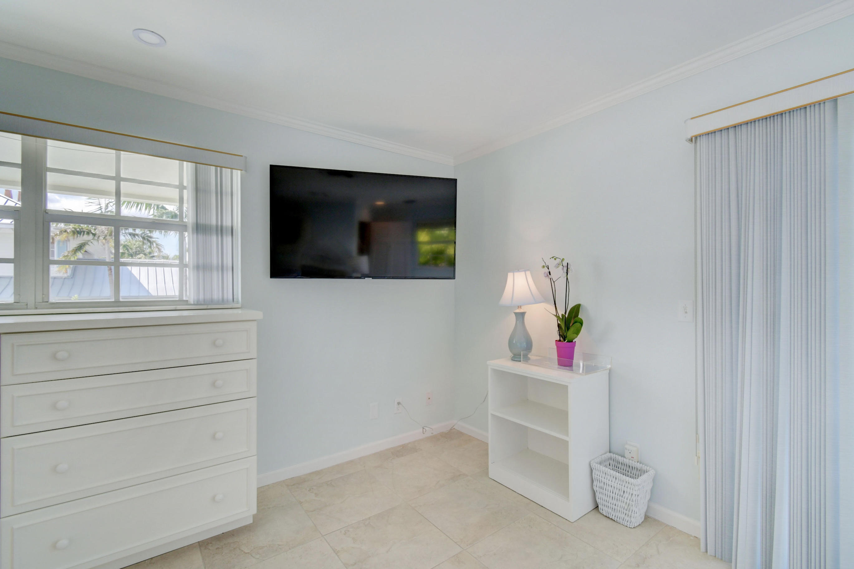 1117 Beach Drive