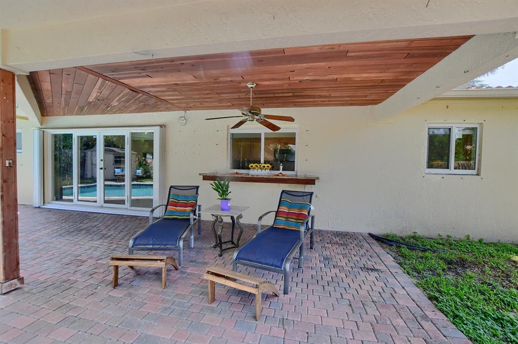 365 NE 24th Street