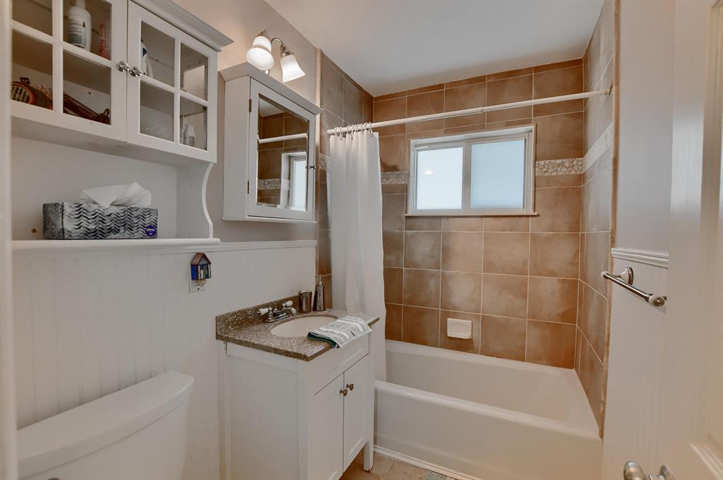 365 NE 24th Street