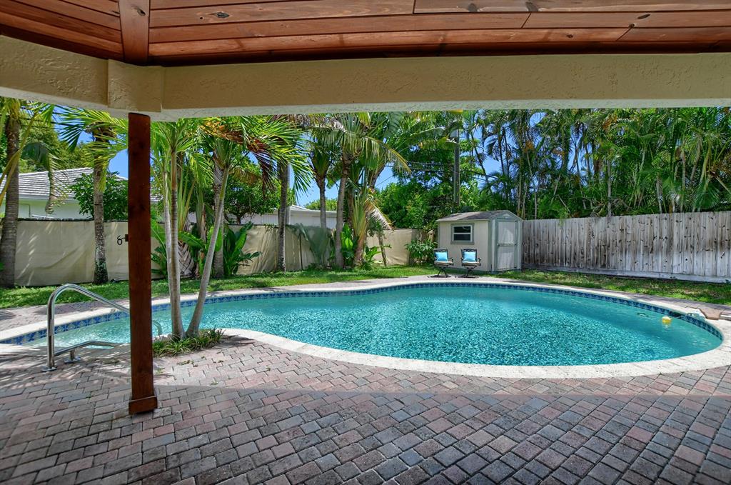 365 NE 24th Street