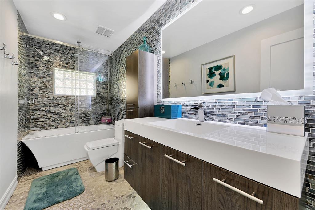 2416 NW 32nd Street