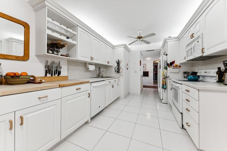 2200 S Ocean Boulevard 1004