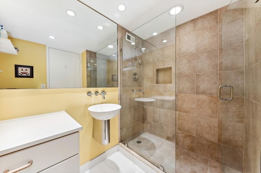 2200 S Ocean Boulevard 1004