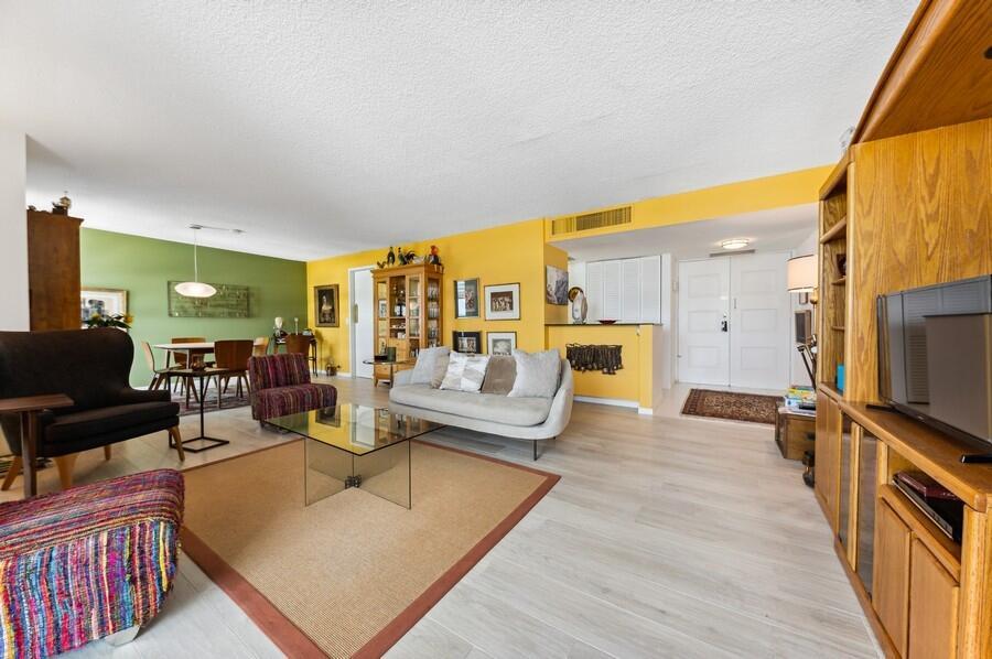2200 S Ocean Boulevard 1004