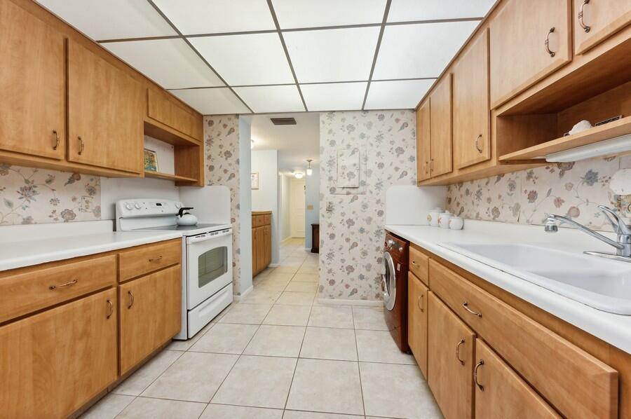 2200 S Ocean Boulevard 206