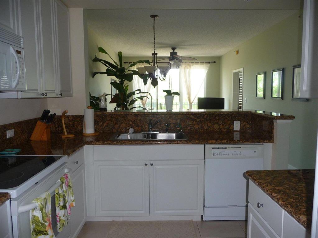 26 Royal Palm Way 405