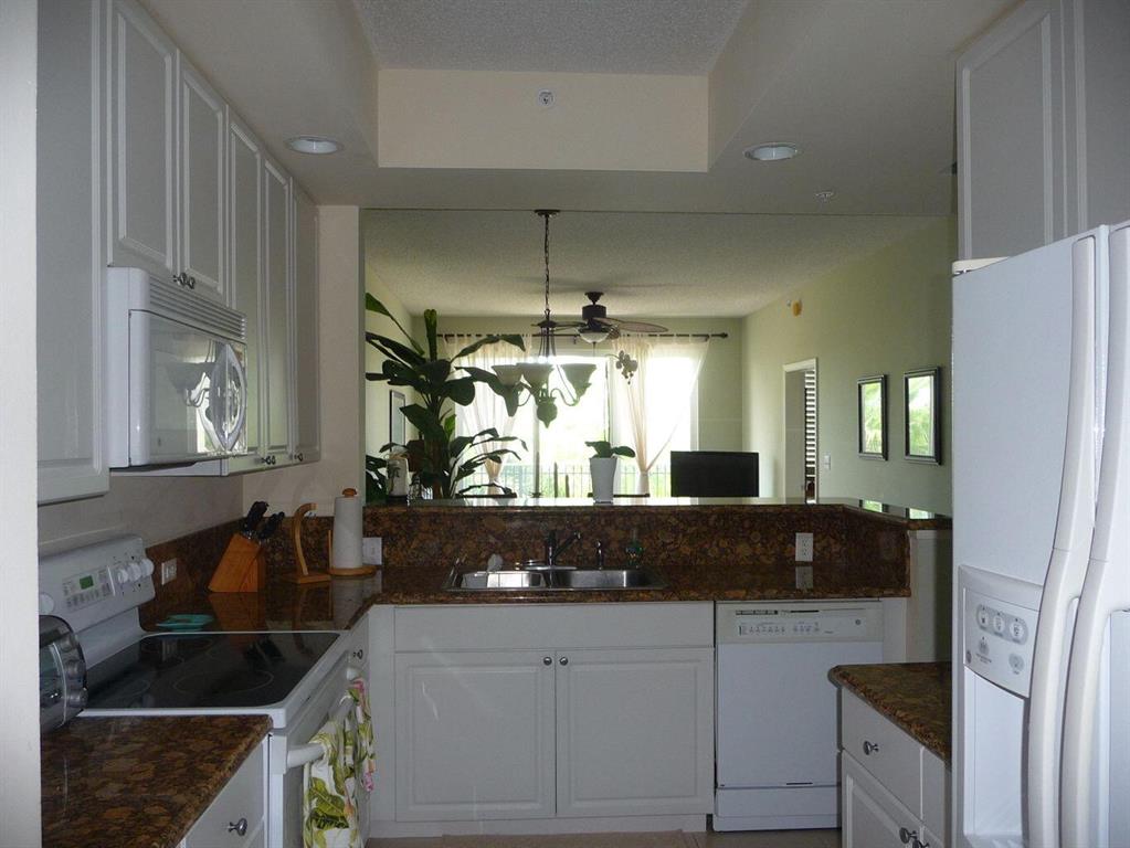 26 Royal Palm Way 405