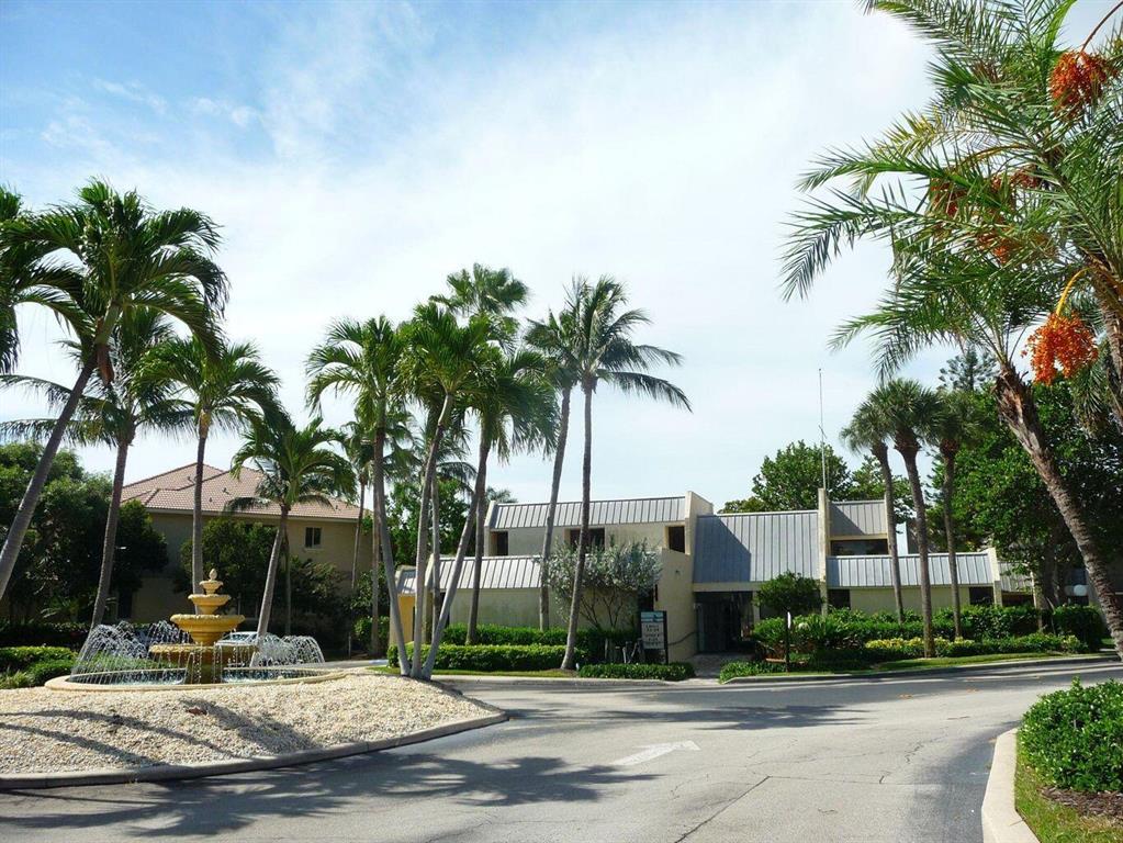 26 Royal Palm Way 405