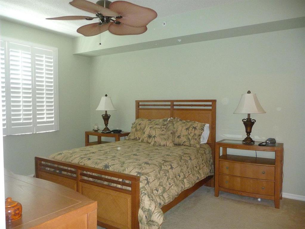 26 Royal Palm Way 405