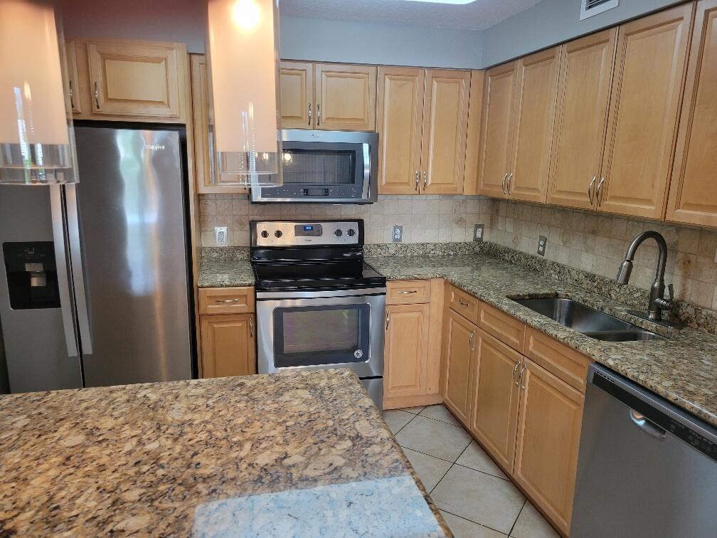 1000 Spanish River Road 3a