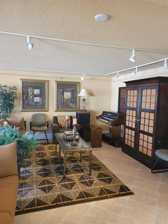 1000 Spanish River Road 3a