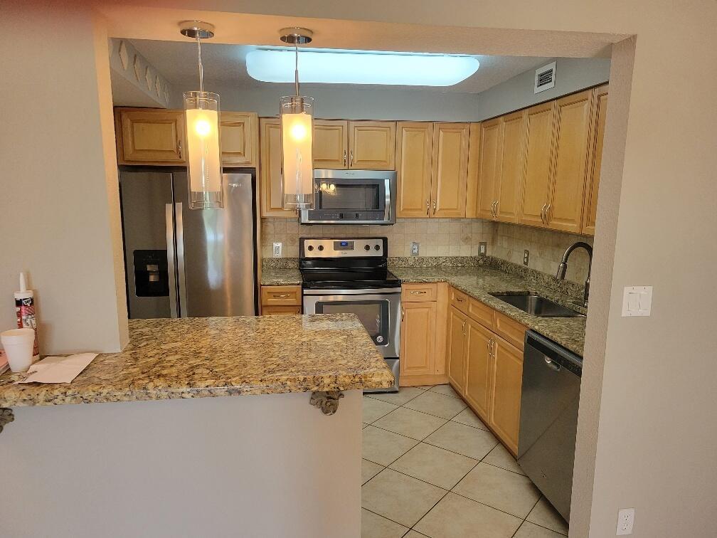 1000 Spanish River Road 3a