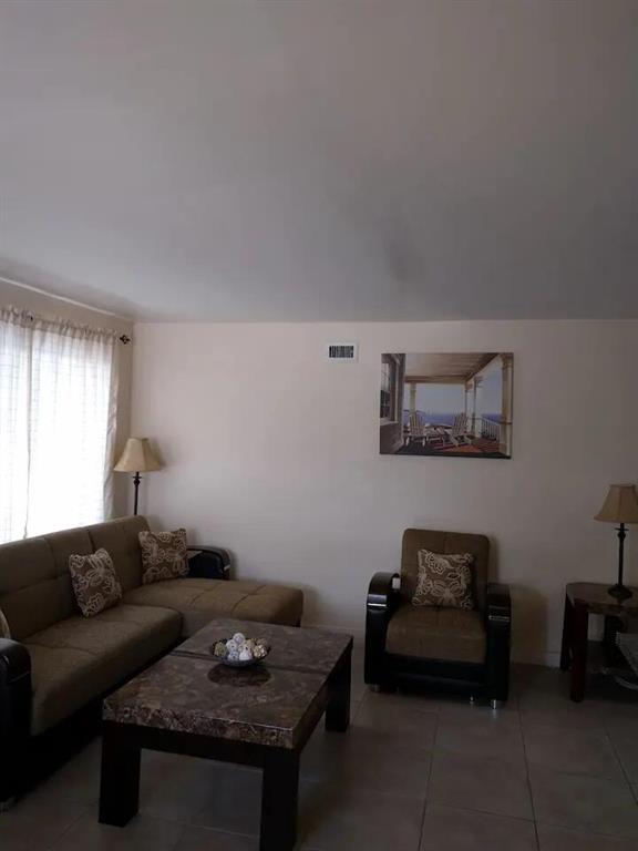 3212 NE 9th Street 101