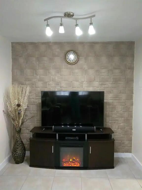 3212 NE 9th Street 101