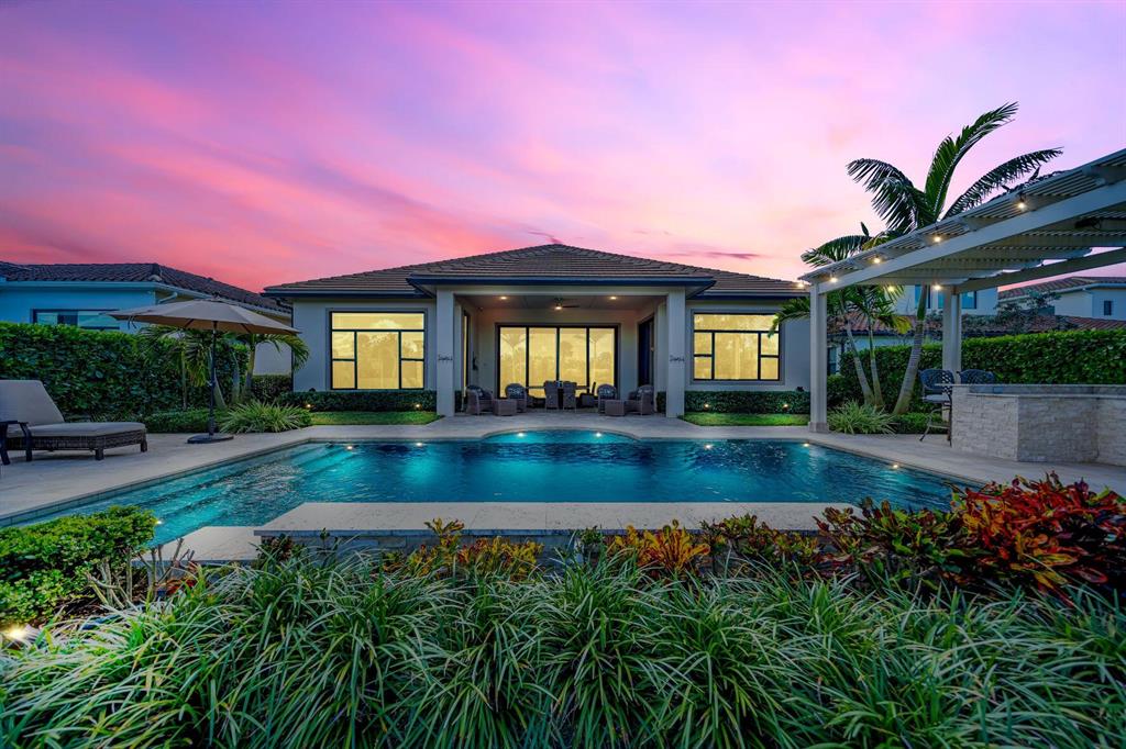 9243 Grand Prix Lane