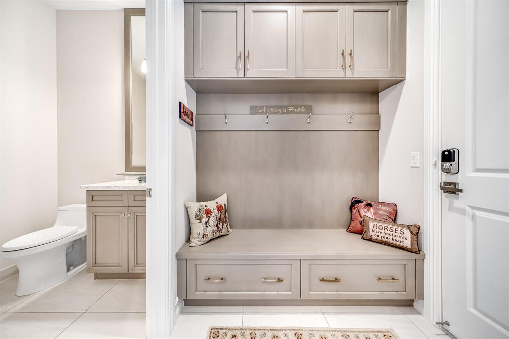 9243 Grand Prix Lane