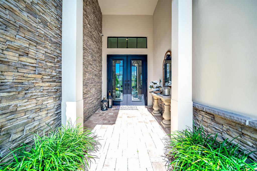 9243 Grand Prix Lane