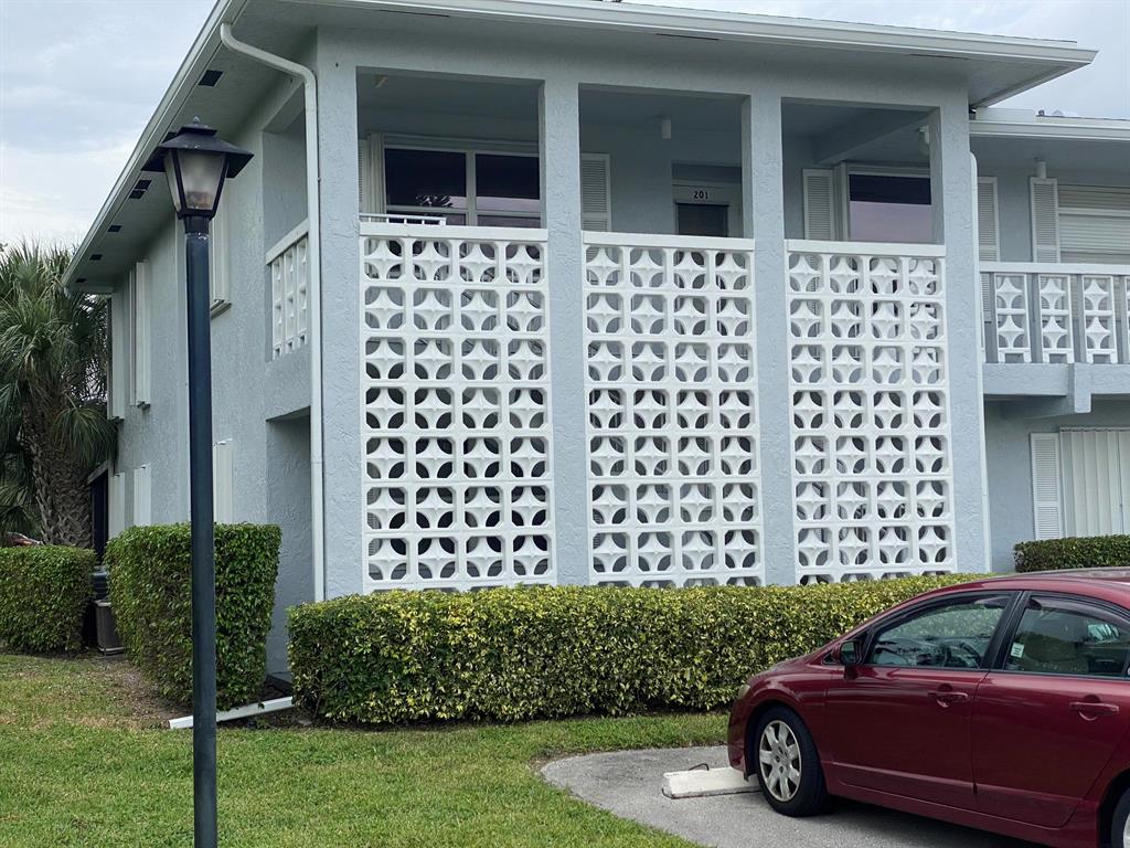 2835 SW 13th Street 201