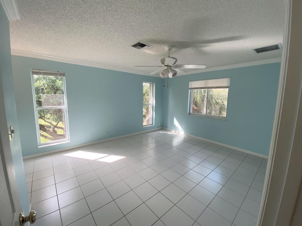 2835 SW 13th Street 201