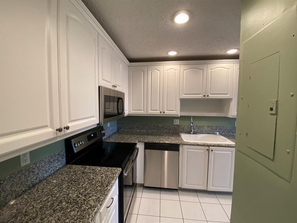 2835 SW 13th Street 201