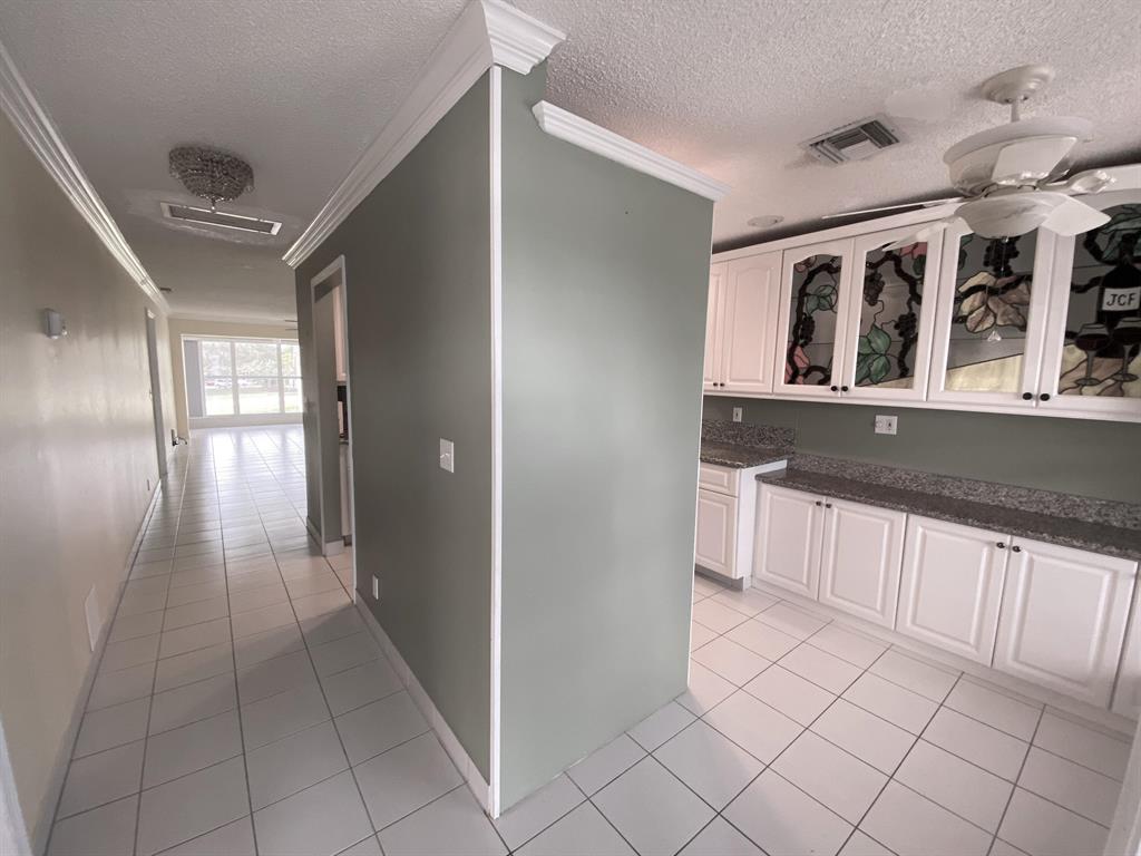 2835 SW 13th Street 201