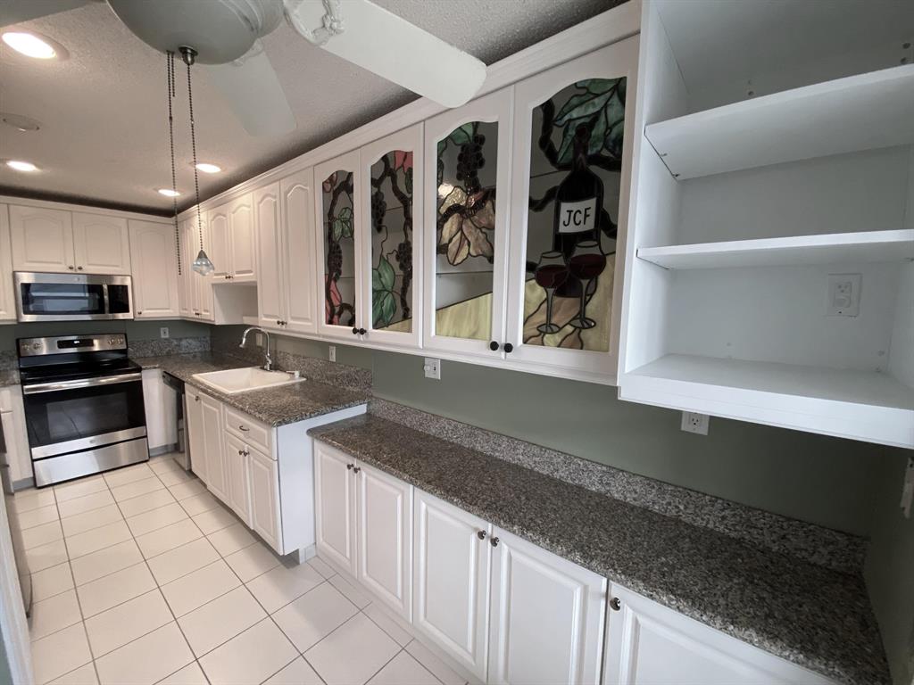 2835 SW 13th Street 201