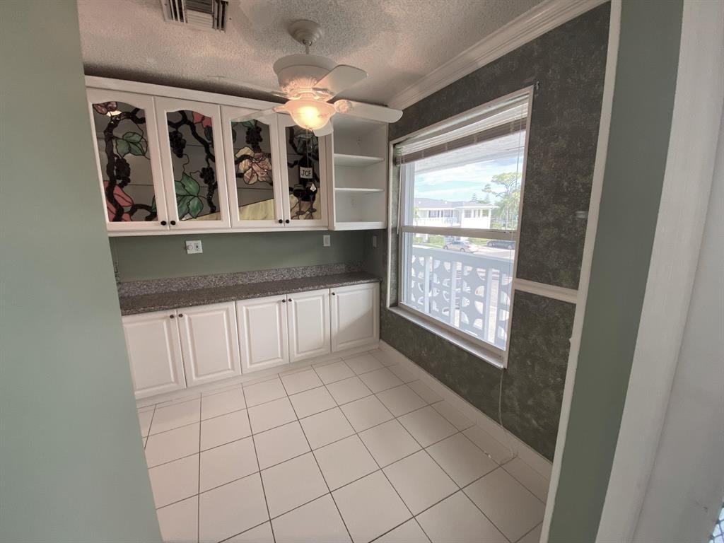 2835 SW 13th Street 201
