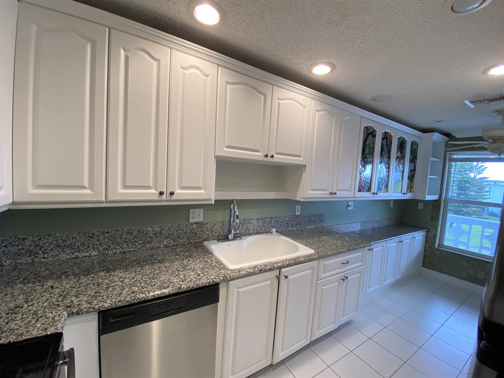 2835 SW 13th Street 201
