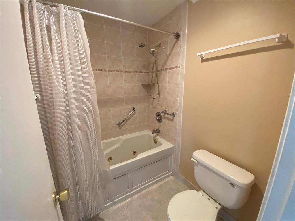 2835 SW 13th Street 201