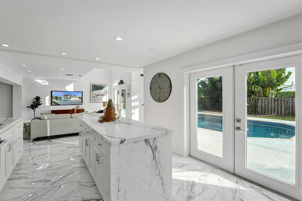 1328 W Camino Real