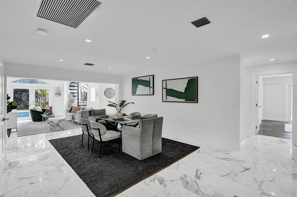 1328 W Camino Real