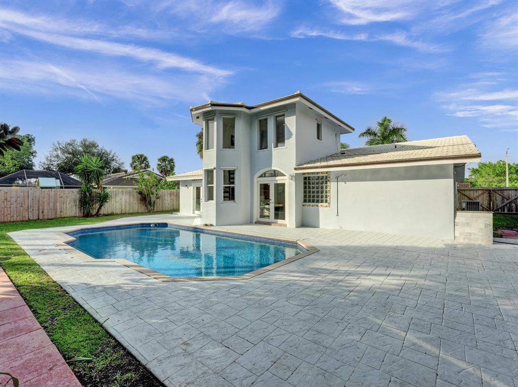 1328 W Camino Real