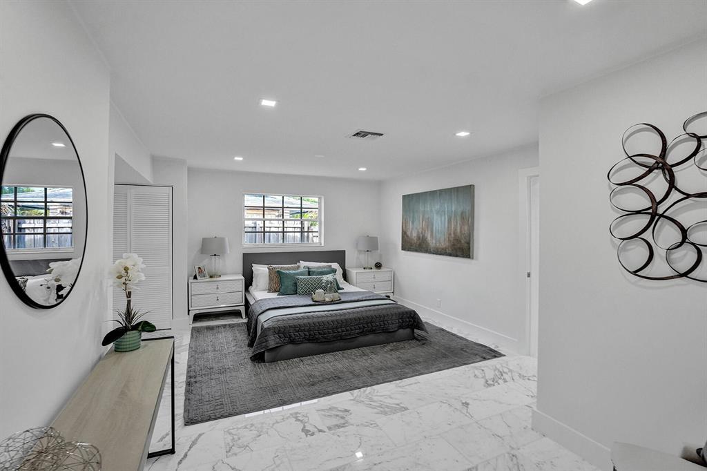 1328 W Camino Real