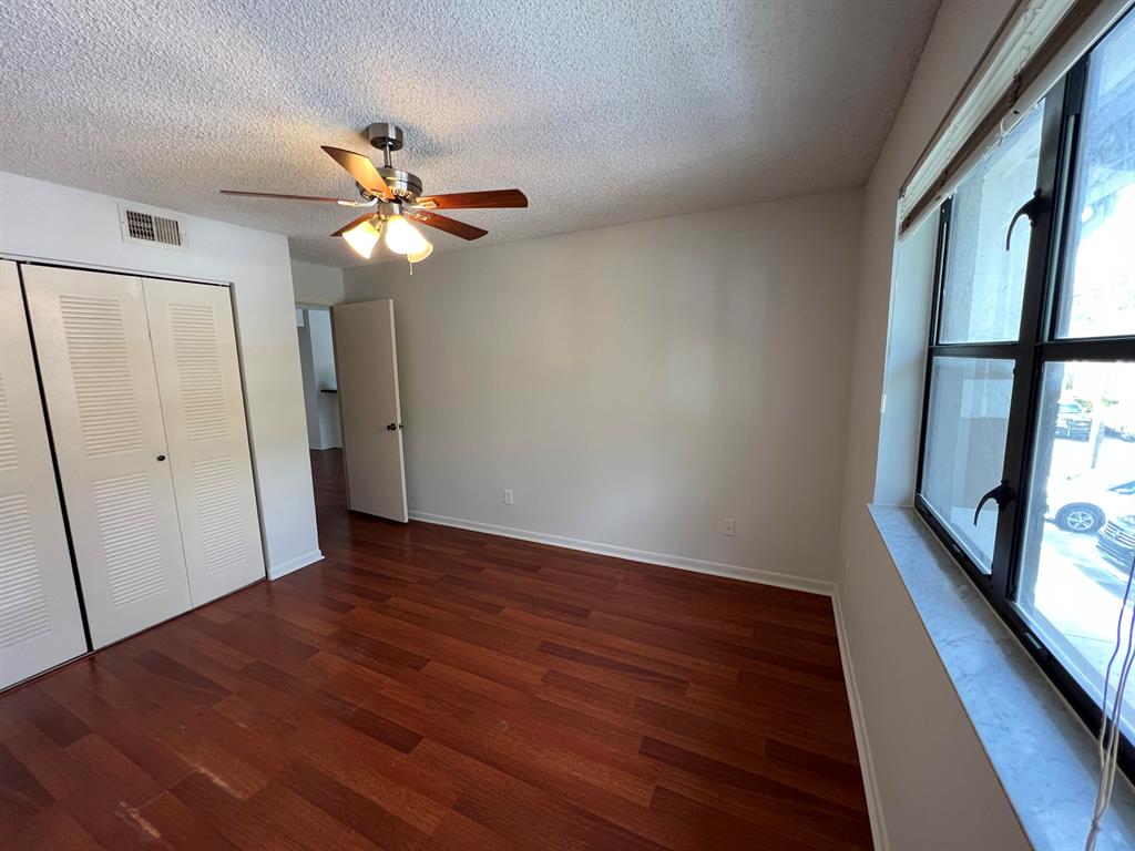 520 S Park Road 28-12