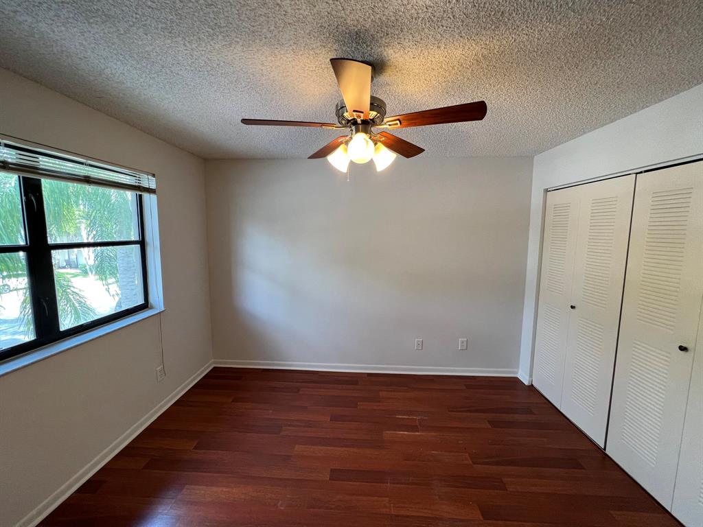 520 S Park Road 28-12