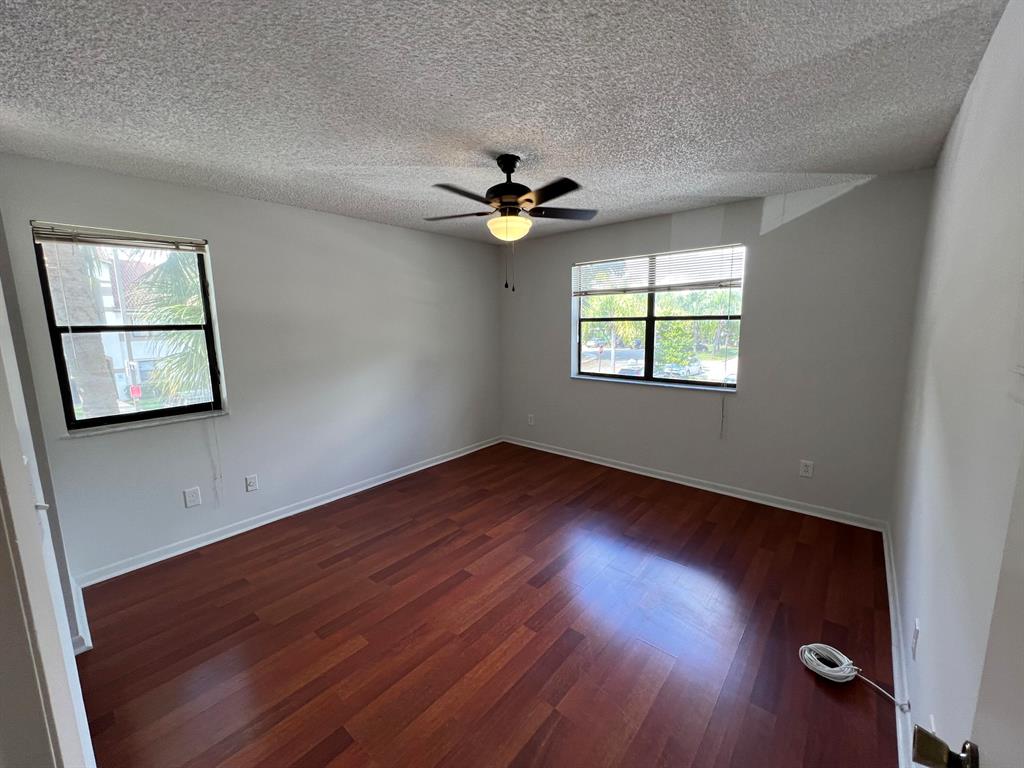 520 S Park Road 28-12