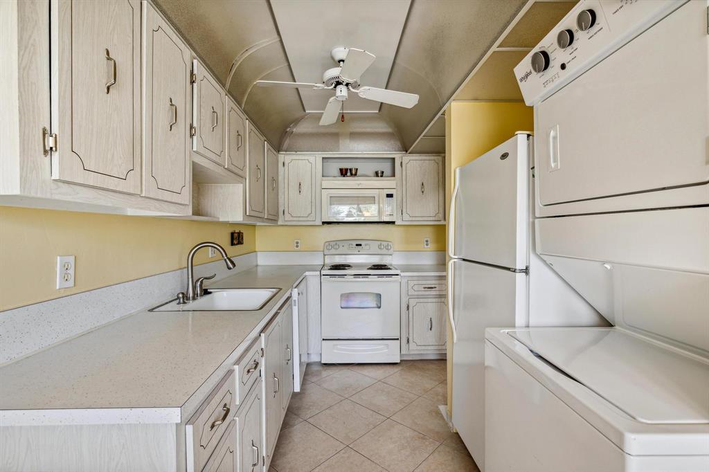 2701 SW 13th Street 202