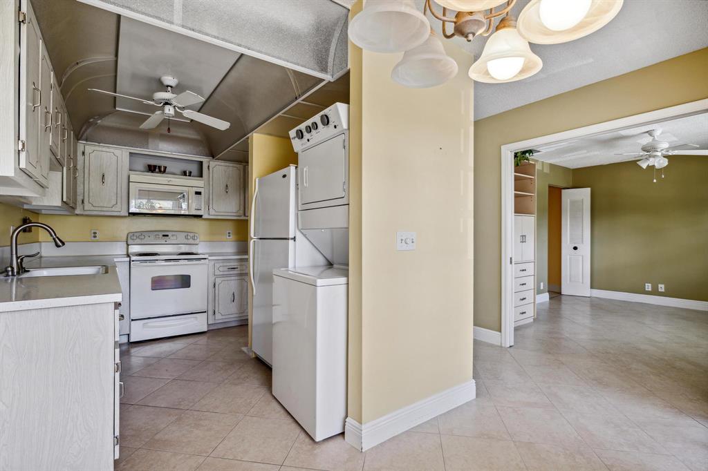 2701 SW 13th Street 202