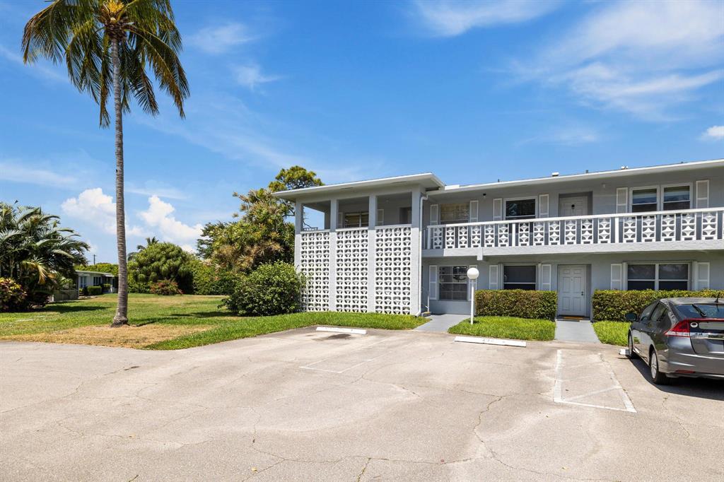 2701 SW 13th Street 202