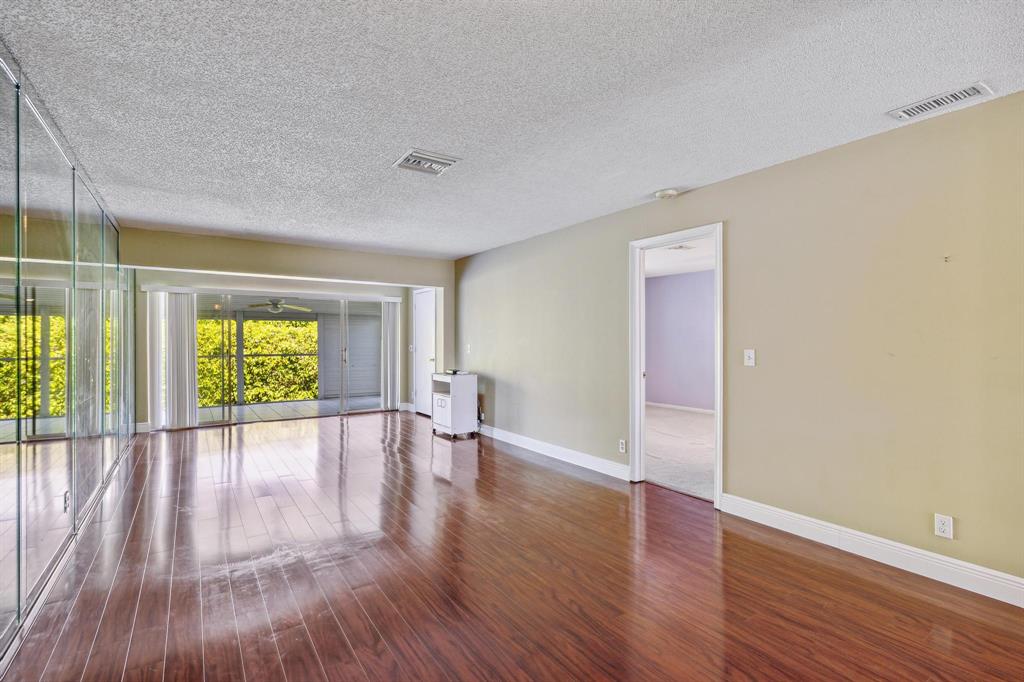 2701 SW 13th Street 202