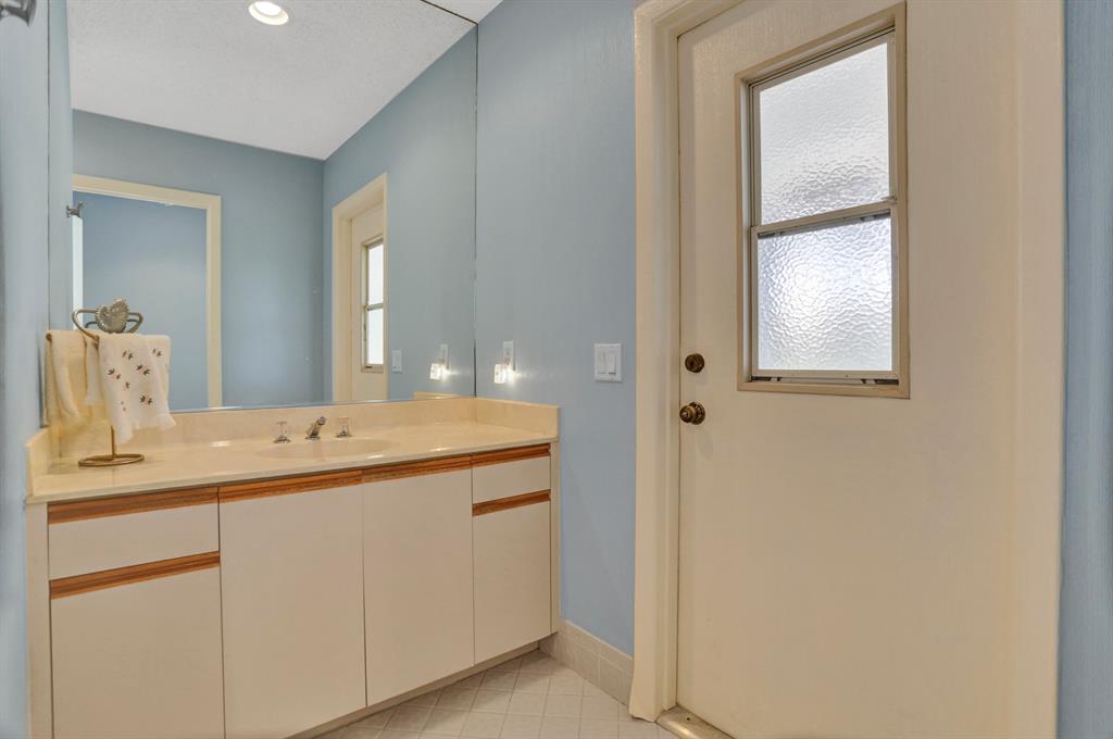 21877 Old Bridge Trail
