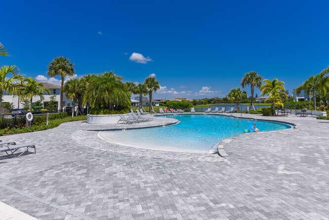 1071 Azul Court